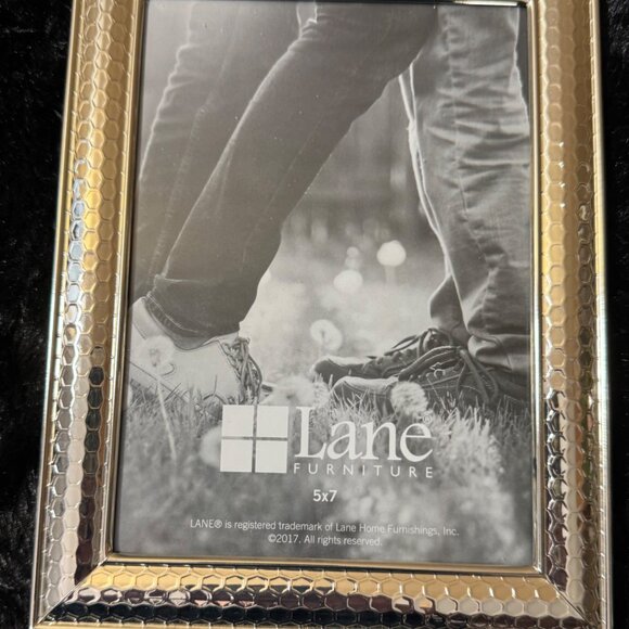Lane Furniture 5x7 Silver Color  Picture Frame With Textured Honeycomb Design - Picture 2 of 7